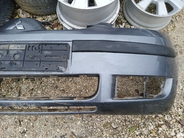 bontott MITSUBISHI COLT Első Lökhárító (Részeivel)