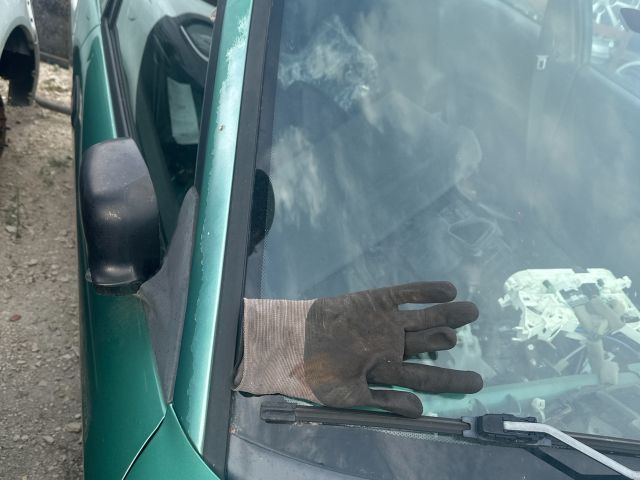 bontott MITSUBISHI COLT Első Szélvédő Jobb Díszléc