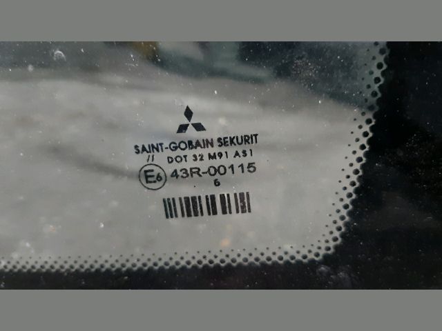 bontott MITSUBISHI COLT Első Szélvédő