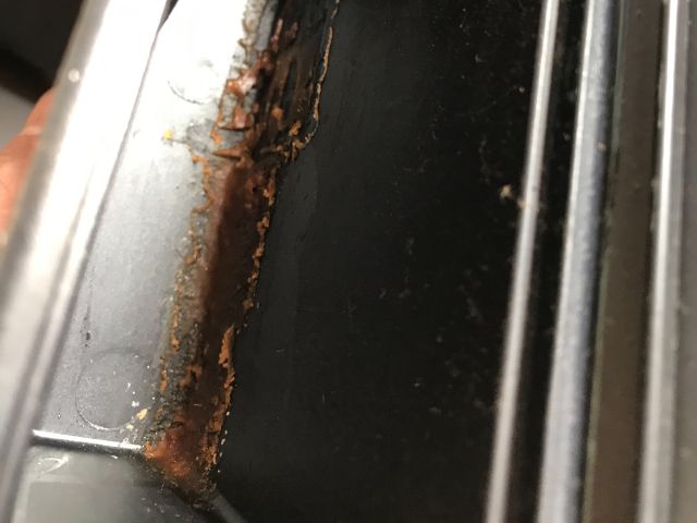 bontott MITSUBISHI COLT Első Tároló Rekesz