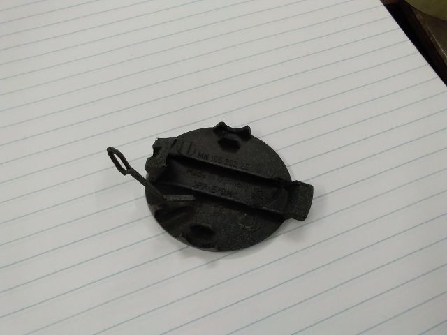 bontott MITSUBISHI COLT Első Vonószem Burkolat