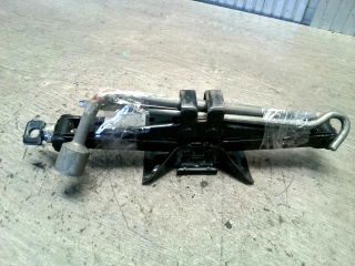 bontott MITSUBISHI COLT Emelő