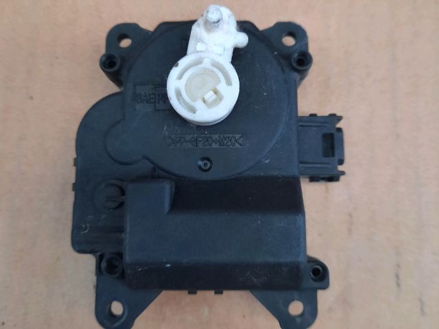 bontott MITSUBISHI COLT Fűtés Állító Motor