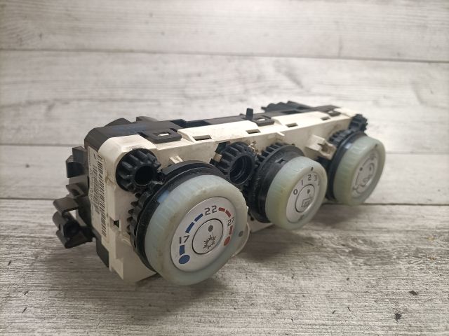 bontott MITSUBISHI COLT Fűtéskapcsoló (manuális klímás)