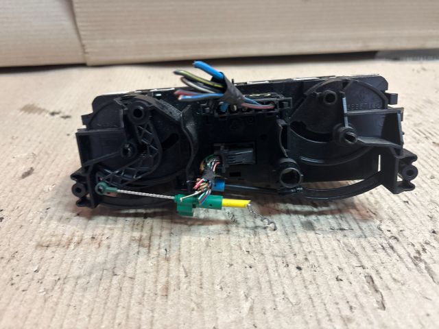 bontott MITSUBISHI COLT Fűtéskapcsoló (manuális klímás)