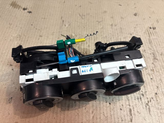 bontott MITSUBISHI COLT Fűtéskapcsoló (manuális klímás)