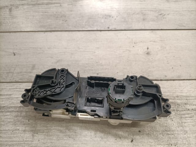 bontott MITSUBISHI COLT Fűtéskapcsoló (manuális klímás)