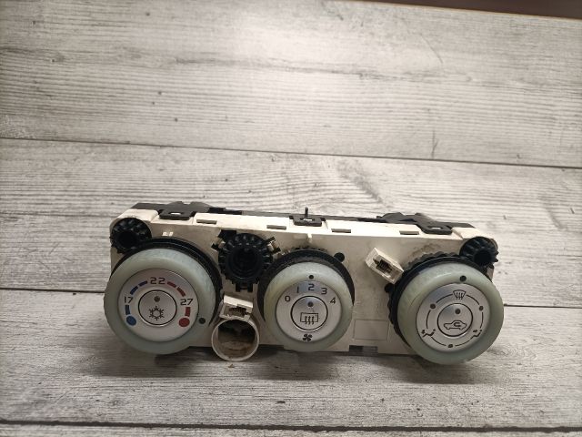 bontott MITSUBISHI COLT Fűtéskapcsoló (manuális klímás)