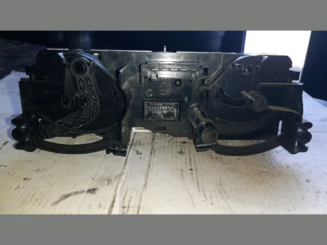 bontott MITSUBISHI COLT Fűtéskapcsoló (manuális klímás)