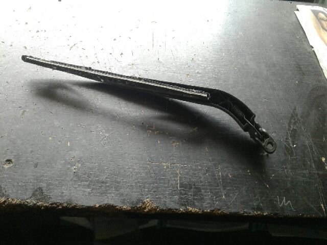 bontott MITSUBISHI COLT Hátsó Ablaktörlő Kar