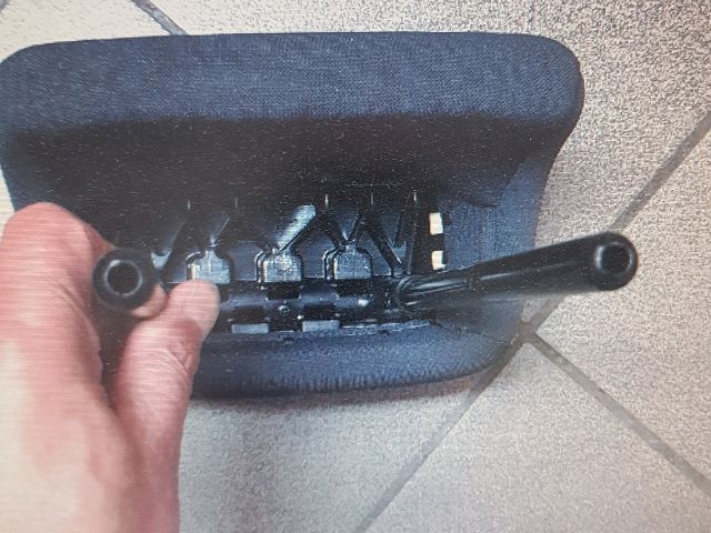 bontott MITSUBISHI COLT Hátsó Fejtámla