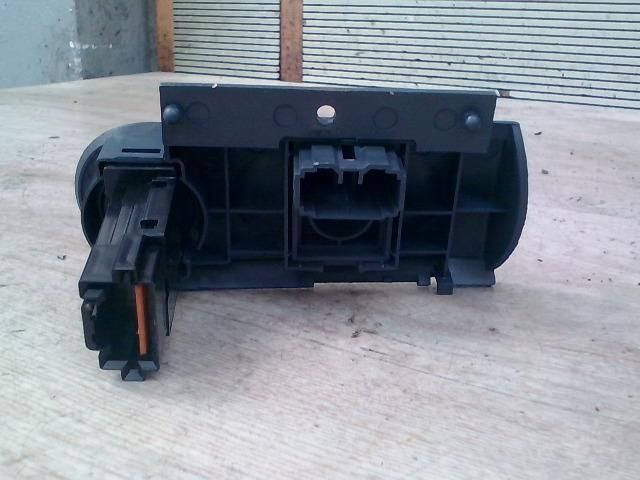 bontott MITSUBISHI COLT Hátsó Ködzárófény Kapcsoló