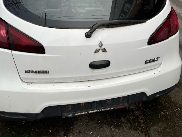 bontott MITSUBISHI COLT Hátsó Lökhárító (Részeivel)