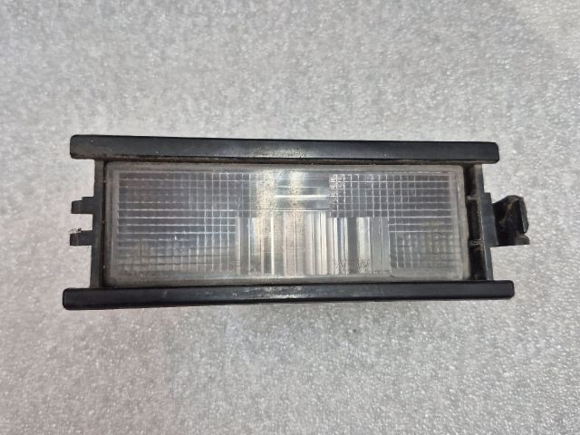 bontott MITSUBISHI COLT Hátsó Rendszámtábla Világítás