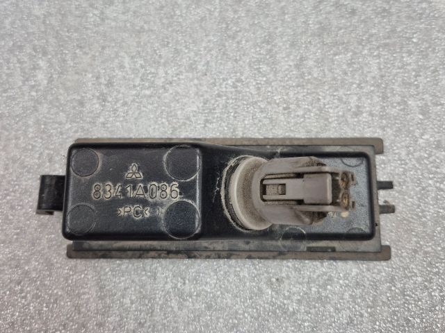 bontott MITSUBISHI COLT Hátsó Rendszámtábla Világítás