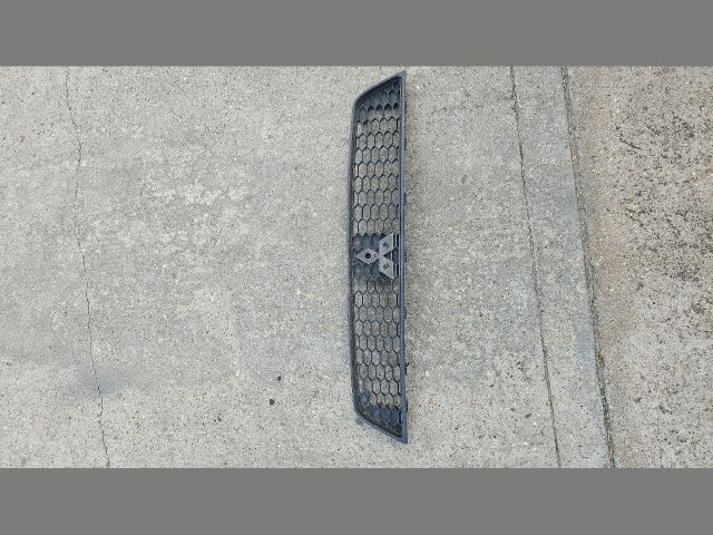 bontott MITSUBISHI COLT Hűtőrács