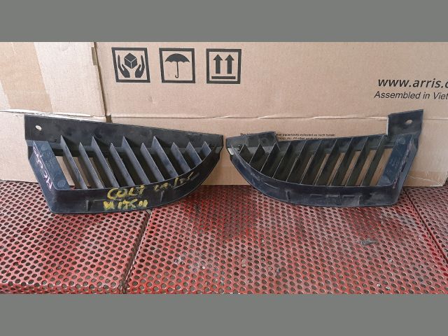 bontott MITSUBISHI COLT Hűtőrács