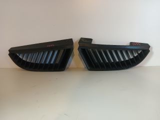 bontott MITSUBISHI COLT Hűtőrács