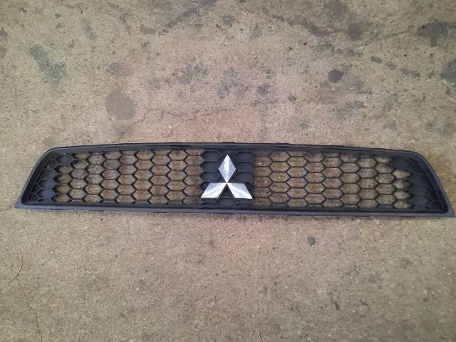bontott MITSUBISHI COLT Hűtőrács
