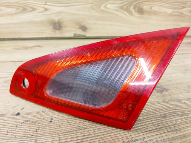 bontott MITSUBISHI COLT Jobb Belső Hátsó Lámpa