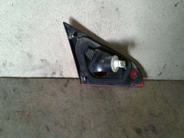 bontott MITSUBISHI COLT Jobb Belső Hátsó Lámpa