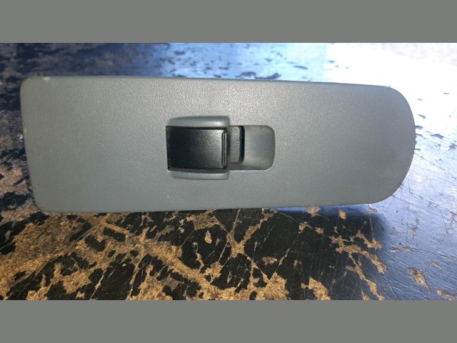 bontott MITSUBISHI COLT Jobb első Ablakemelő Kapcsoló