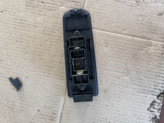 bontott MITSUBISHI COLT Jobb első Ablakemelő Kapcsoló