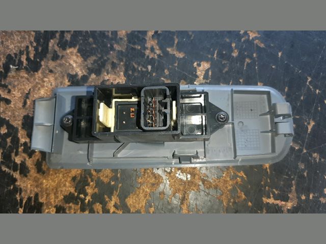 bontott MITSUBISHI COLT Jobb első Ablakemelő Kapcsoló