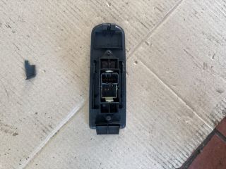 bontott MITSUBISHI COLT Jobb első Ablakemelő Kapcsoló