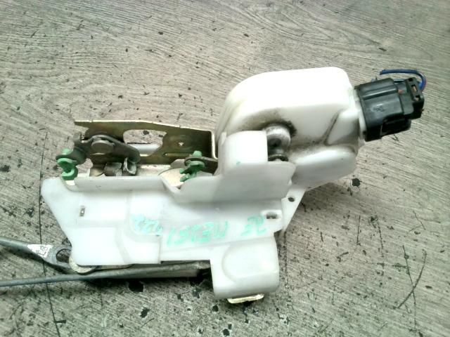 bontott MITSUBISHI COLT Jobb első Ajtózár