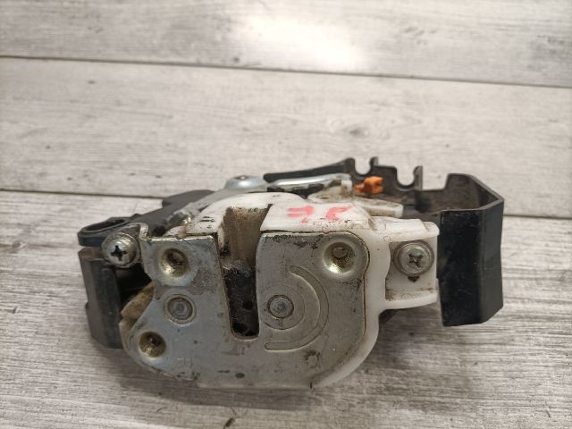 bontott MITSUBISHI COLT Jobb első Ajtózár