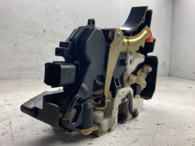 bontott MITSUBISHI COLT Jobb első Ajtózár