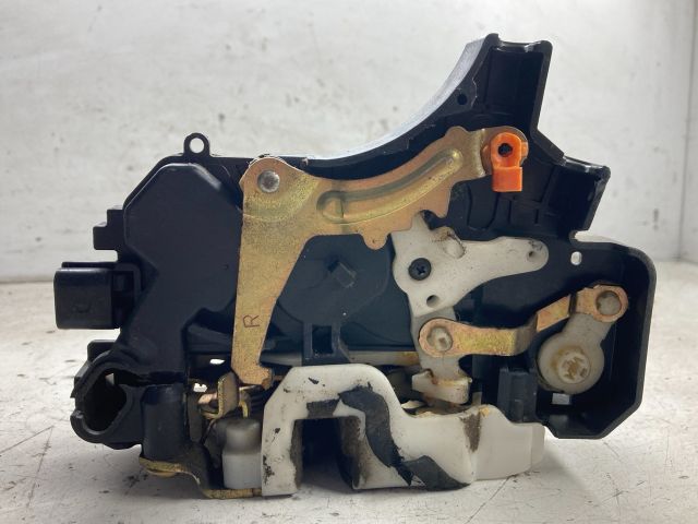 bontott MITSUBISHI COLT Jobb első Ajtózár