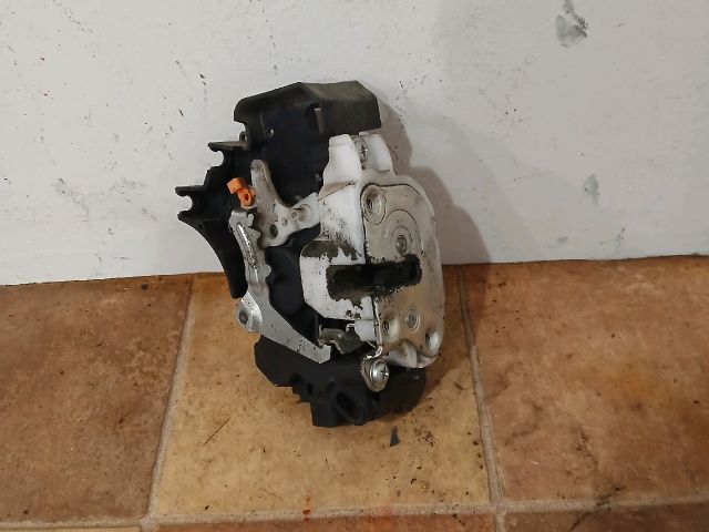 bontott MITSUBISHI COLT Jobb első Ajtózár