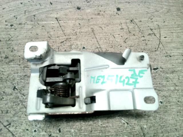 bontott MITSUBISHI COLT Jobb első Belső Kilincs