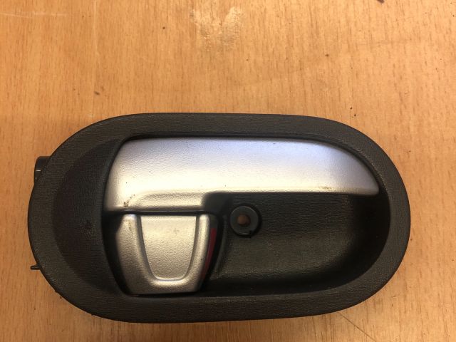 bontott MITSUBISHI COLT Jobb első Belső Kilincs