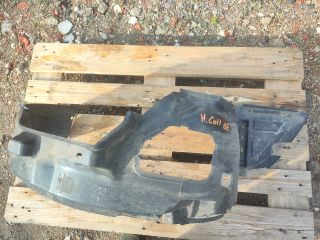 bontott MITSUBISHI COLT Jobb első Dobbetét (Kerékjárati, Műanyag)