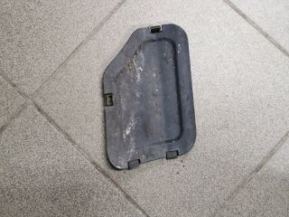 bontott MITSUBISHI COLT Jobb első Első Dobbetét (Kerékjárati, Műanyag)