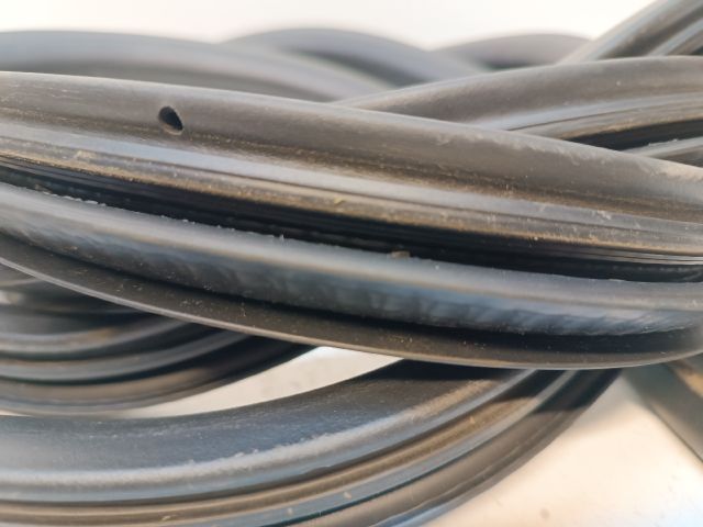 bontott MITSUBISHI COLT Jobb első Gumikéder