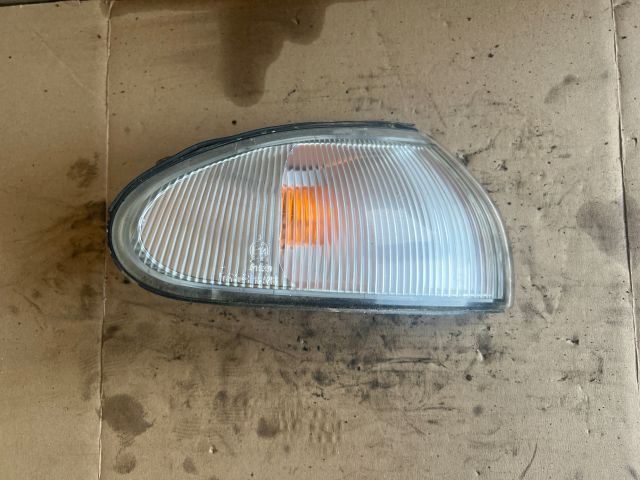 bontott MITSUBISHI COLT Jobb első Irányjelző