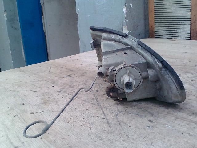 bontott MITSUBISHI COLT Jobb első Irányjelző