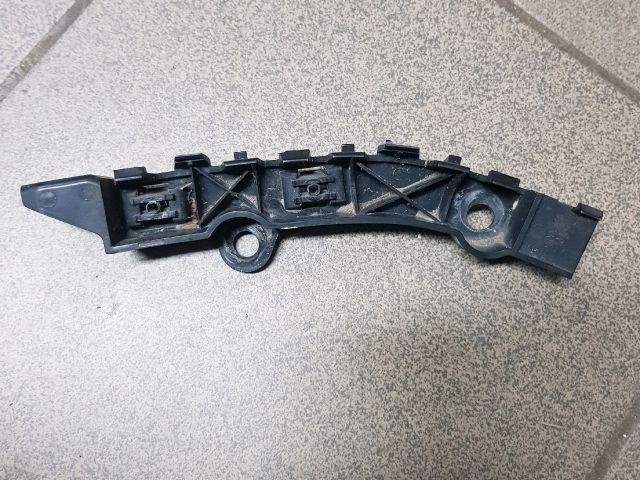 bontott MITSUBISHI COLT Jobb első Lökhárító Tartó (Műanyag)