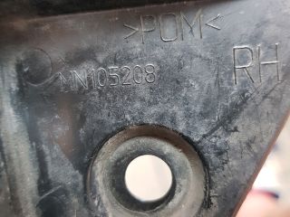 bontott MITSUBISHI COLT Jobb első Lökhárító Tartó (Műanyag)