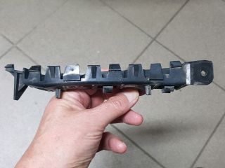 bontott MITSUBISHI COLT Jobb első Lökhárító Tartó (Műanyag)