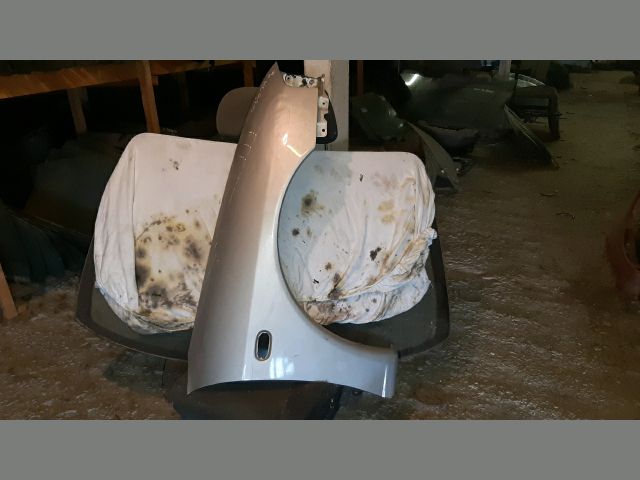 bontott MITSUBISHI COLT Jobb első Sárvédő