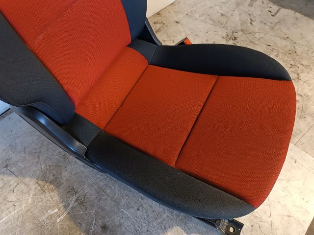 bontott MITSUBISHI COLT Jobb első Ülés