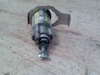 bontott MITSUBISHI COLT Jobb első Zárbetét