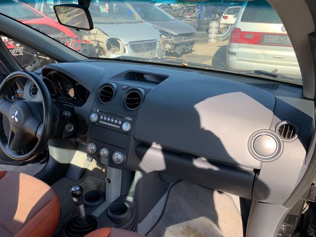 bontott MITSUBISHI COLT Jobb első Zsanér