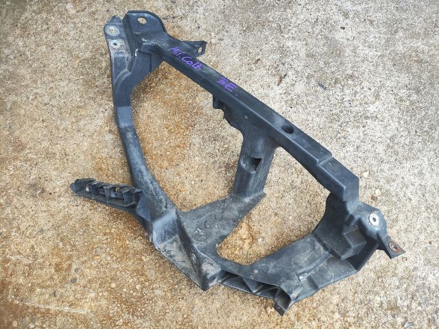 bontott MITSUBISHI COLT Jobb Fényszóró Lámpakeret