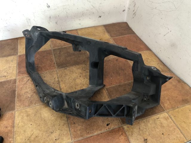 bontott MITSUBISHI COLT Jobb Fényszóró Lámpakeret